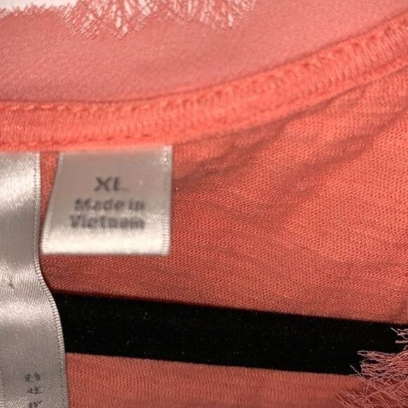 Lauren Conrad XL Coral Sleeveless Tank Top With Floral Appliqué & Frayed Edges 1 - Picture 3 of 13